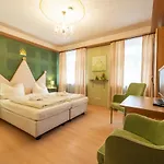 Stern 3*